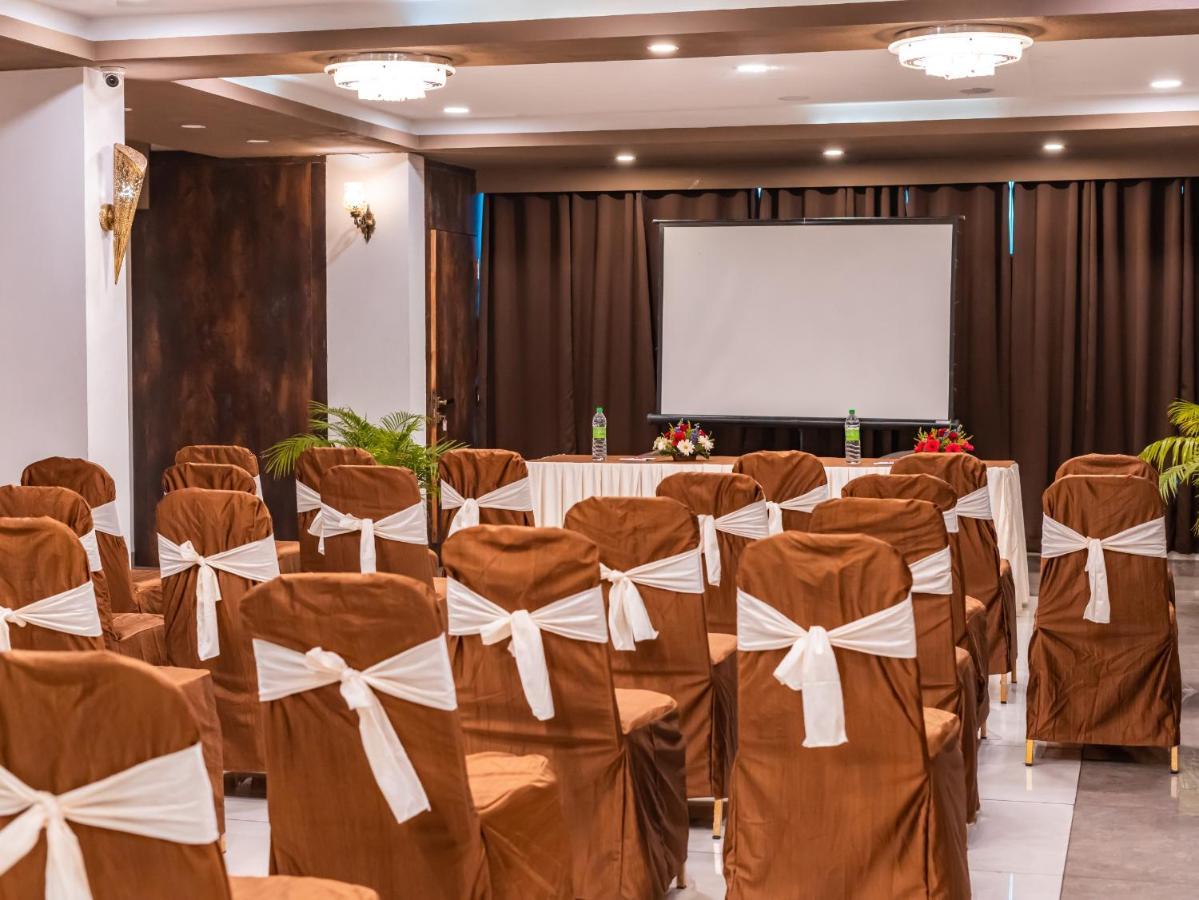 Hotel Signature Planet Indore Extérieur photo